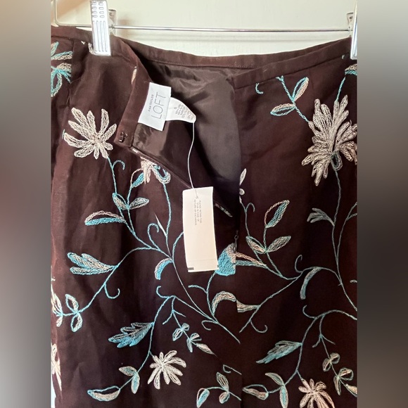 NWT- Ann Taylor Loft Brown Linen Pencil Skirt w Floral Embroidery in Size 6 - Picture 7 of 14